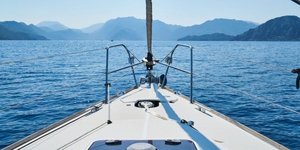 Sailing Cruise in the Northern Lake Region, Boat tour in italy, boat tour lake garda, lake garda sailing, private tour lake garda, what to do in lake garda, day trip from verona, experiences lake garda