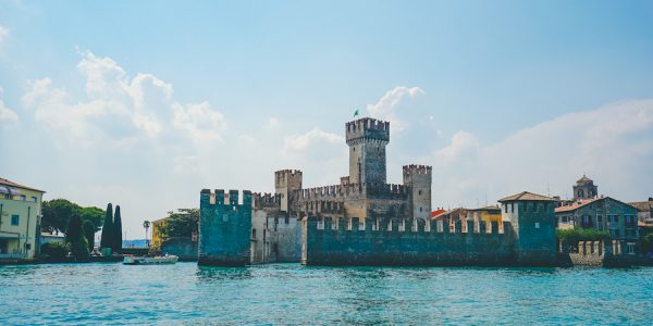 Sirmione Highlights Walking Tour with Castle Ticket