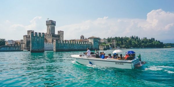 sirmione and lake garda tour from verona, boat tour in sirmione, boat tour lake garda, from verona to lake garda, boat tour italy