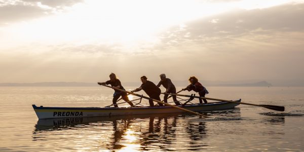 Traditional Lake Garda Rowing Experience at Sunset, Lake Garda activity, what to do in Lake Garda, Bardolino, Bissa, Voga, Outdoor experience lake garda, aperitif lake garda